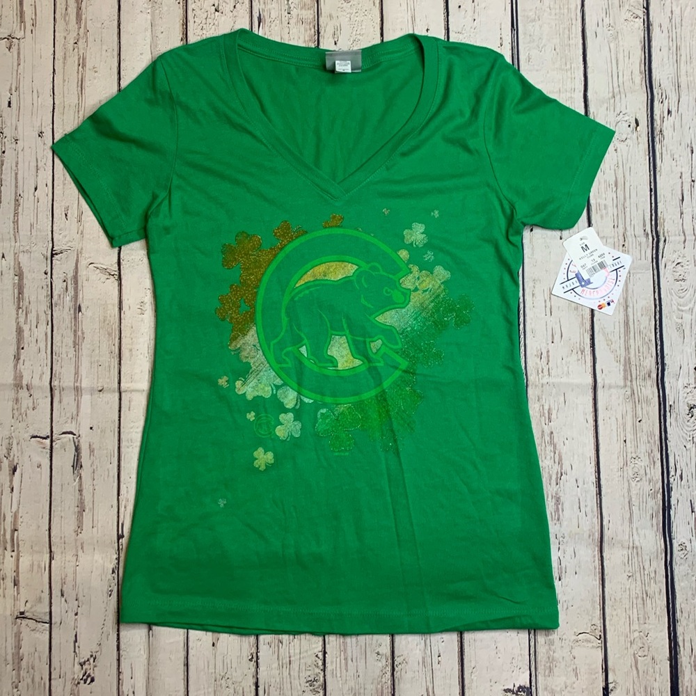 NWT Official MLB Cubs women's green T-shirt!